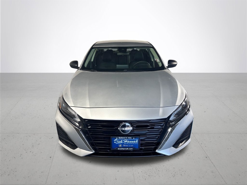 Used 2024 Silver Nissan 2.5 SV image 3