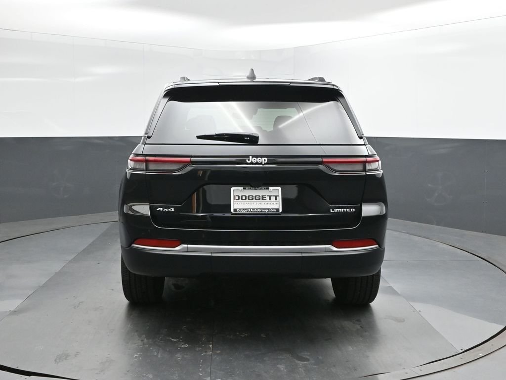 New 2026 Diamond Black Crystal Pearl-Coat Exterior Paint Jeep Limited image 8