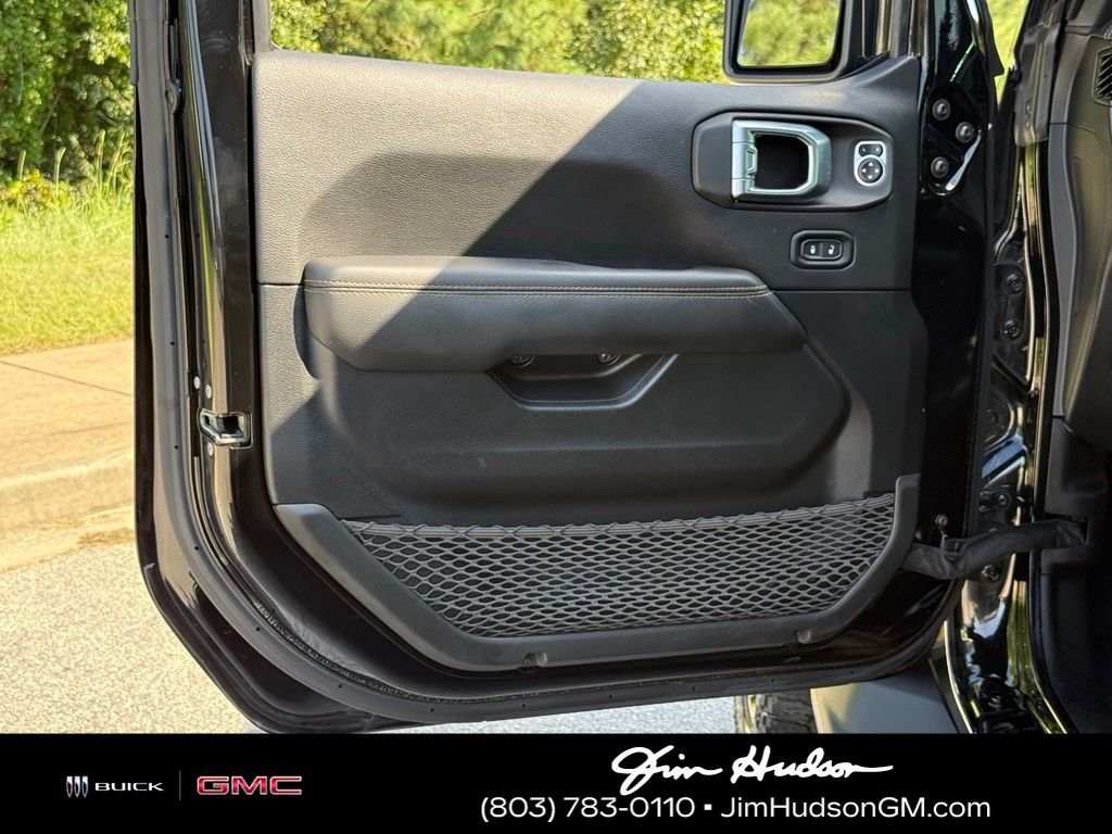 Used 2022 Black Jeep Overland image 21