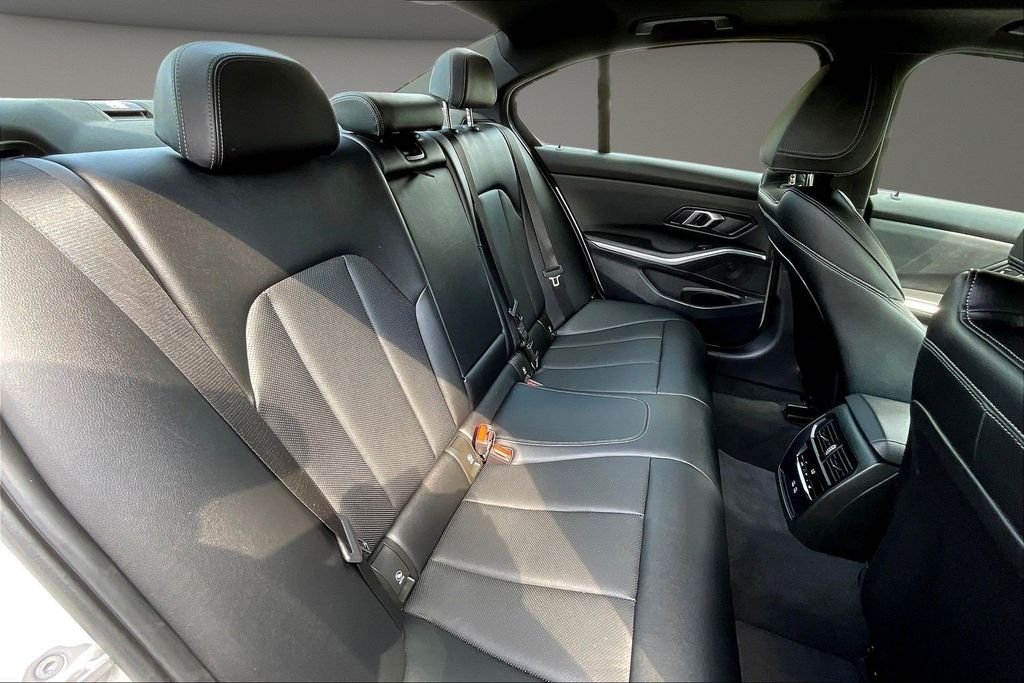 Used 2025 White BMW 330i image 27