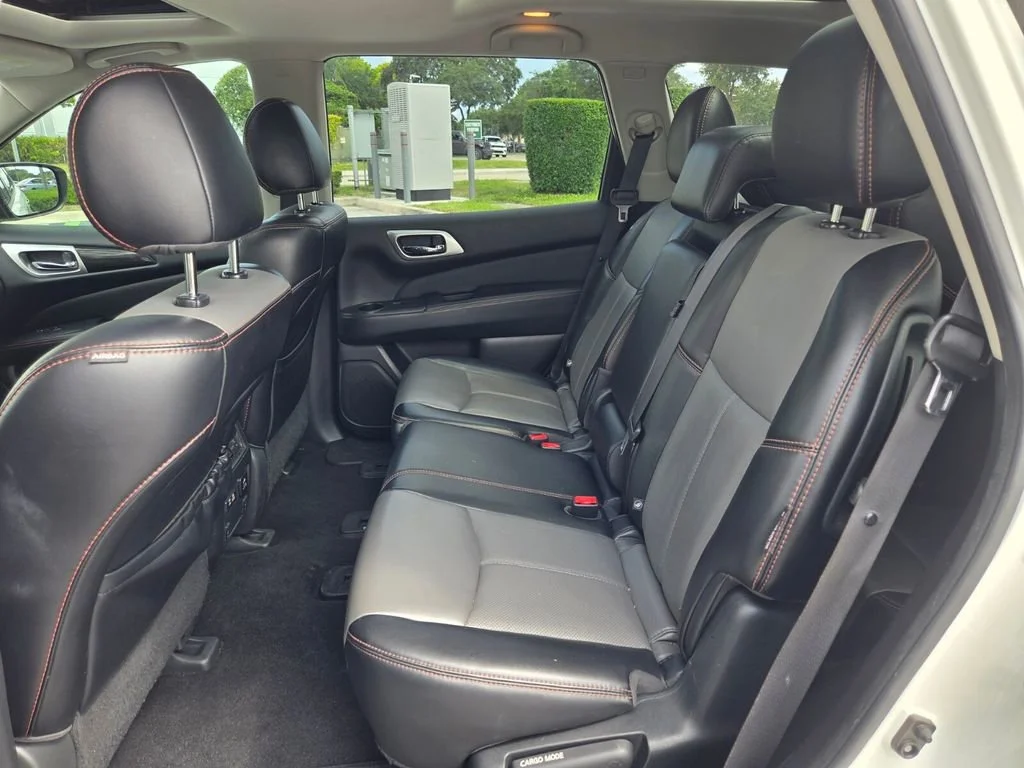 Used 2020 Pearl White Tricoat Nissan SL image 26