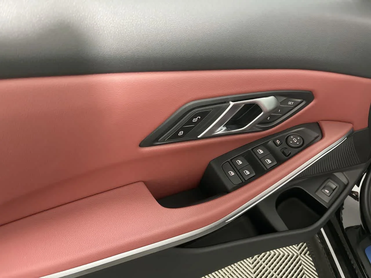 2024 BMW 3 Series 330i - Photo 11