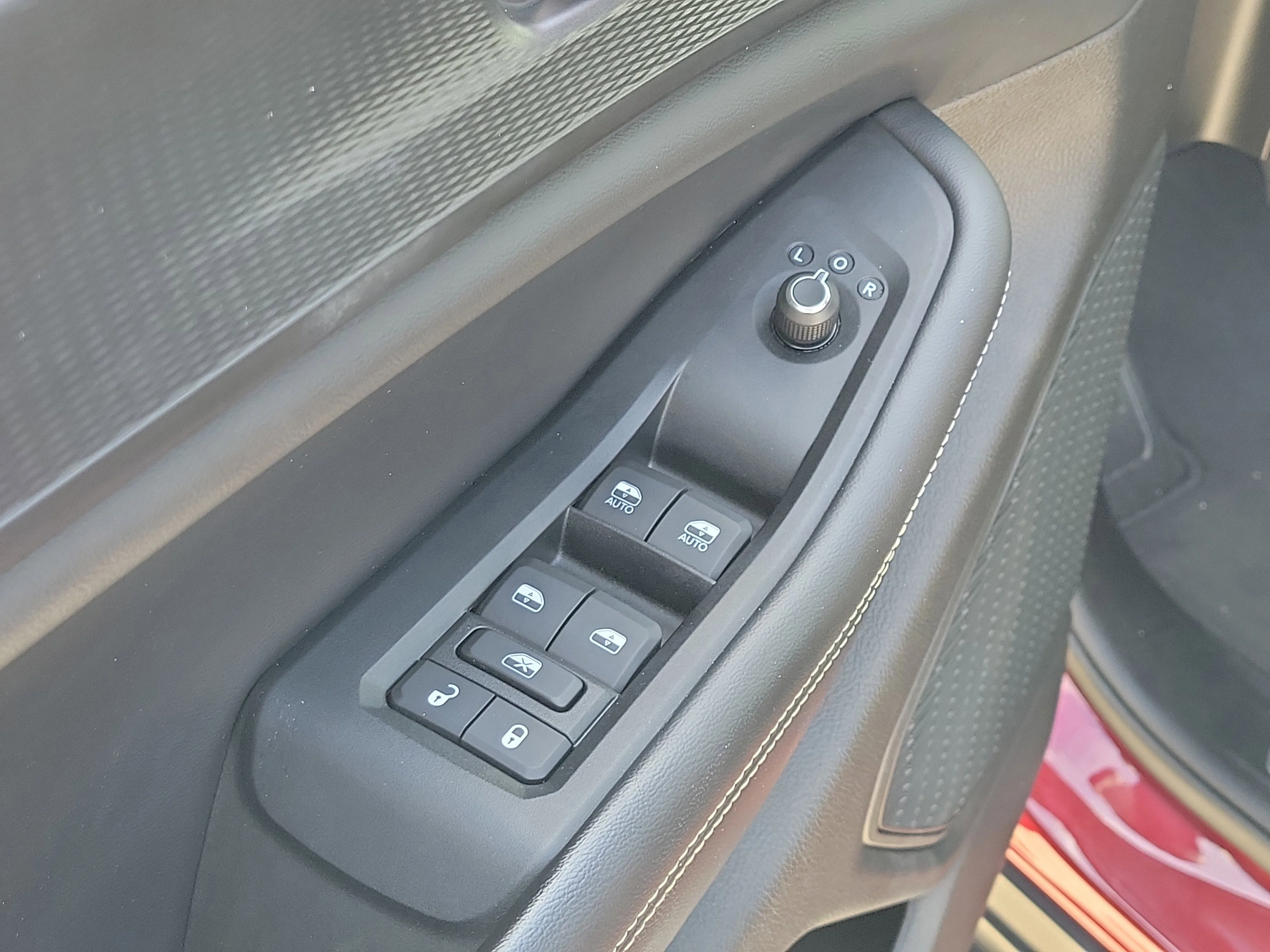 Used 2023 Velvet Red Pearlcoat Jeep Laredo image 22