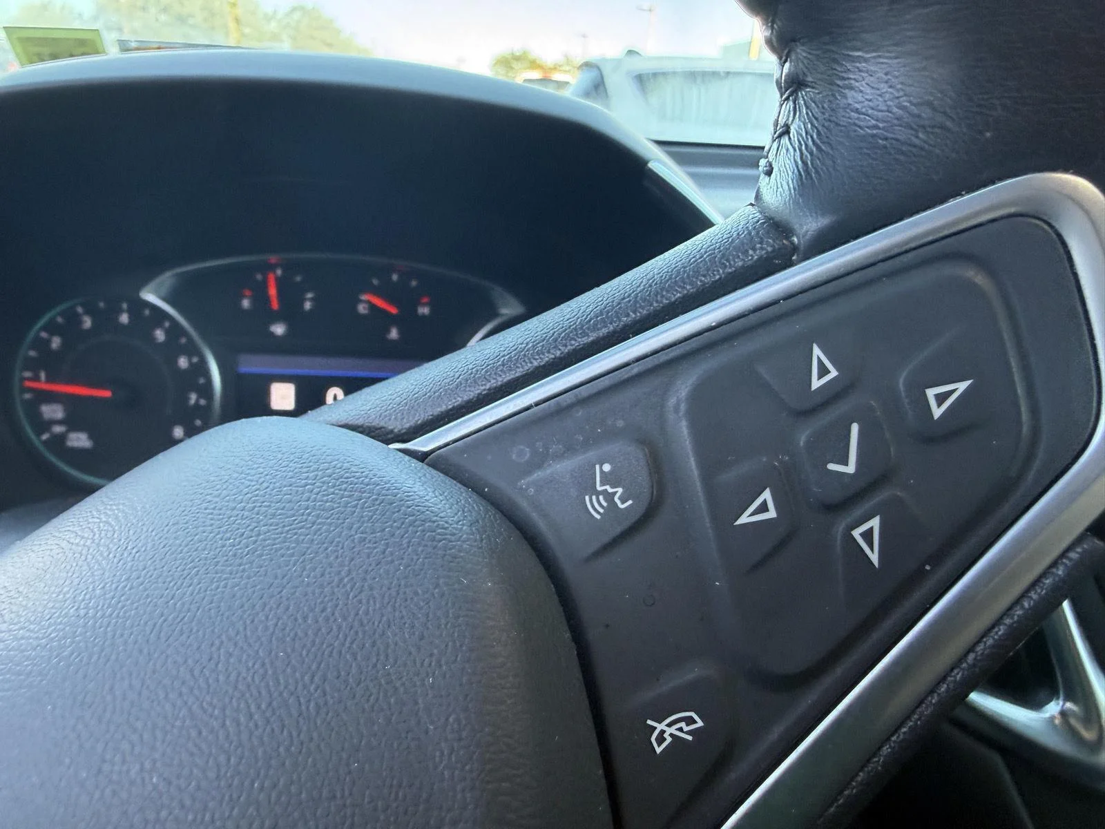Used 2022 Blue Glow Metallic Chevrolet LT image 15