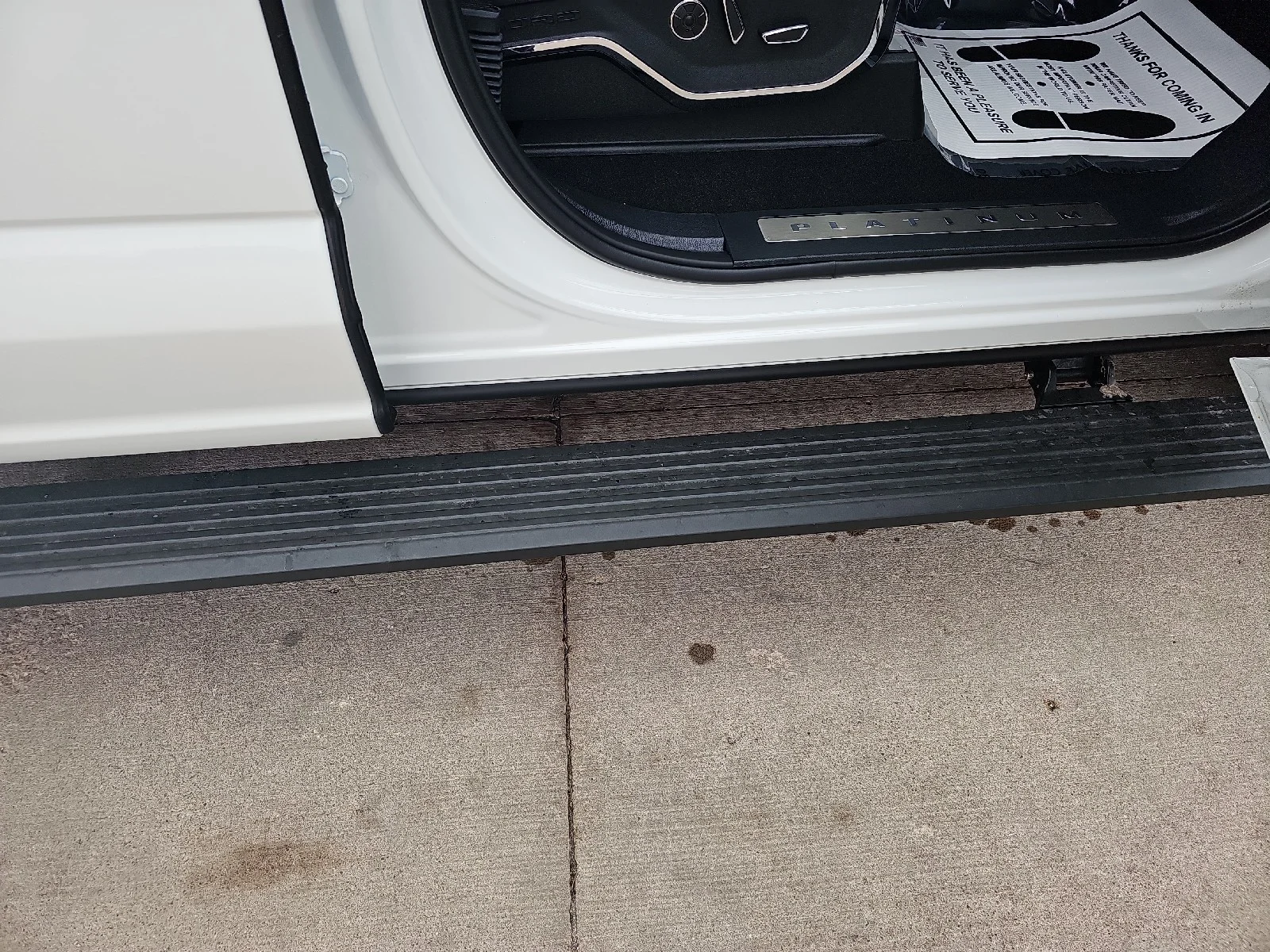 New 2025 Star White Metallic Tri-Coat Ford Platinum® image 6