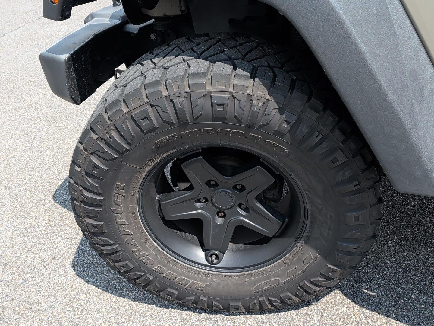 Used 2017 Gobi Clearcoat Jeep Rubicon image 6