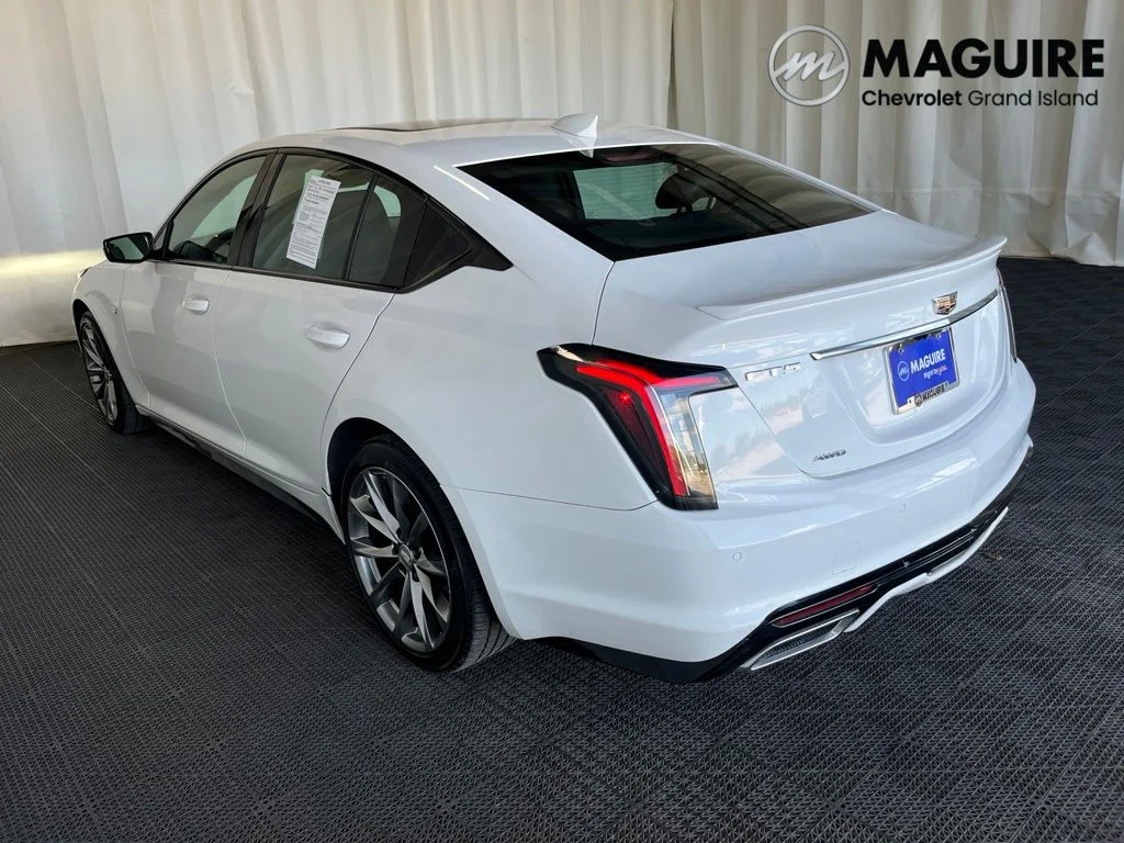 Used 2020 White Cadillac Sport image 27