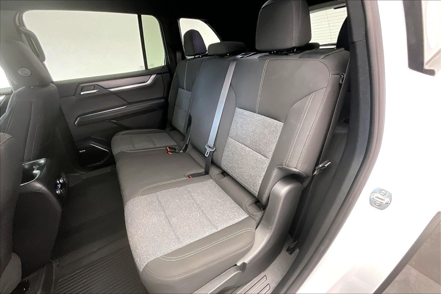 2026 GMC Acadia Elevation - Photo 19