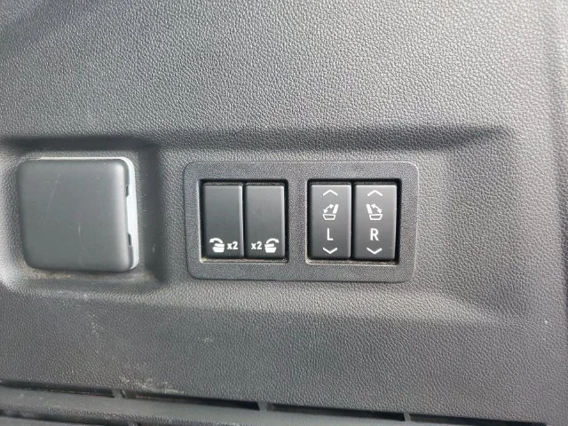 Used 2021 ONYX BLACK GMC AT4 image 39