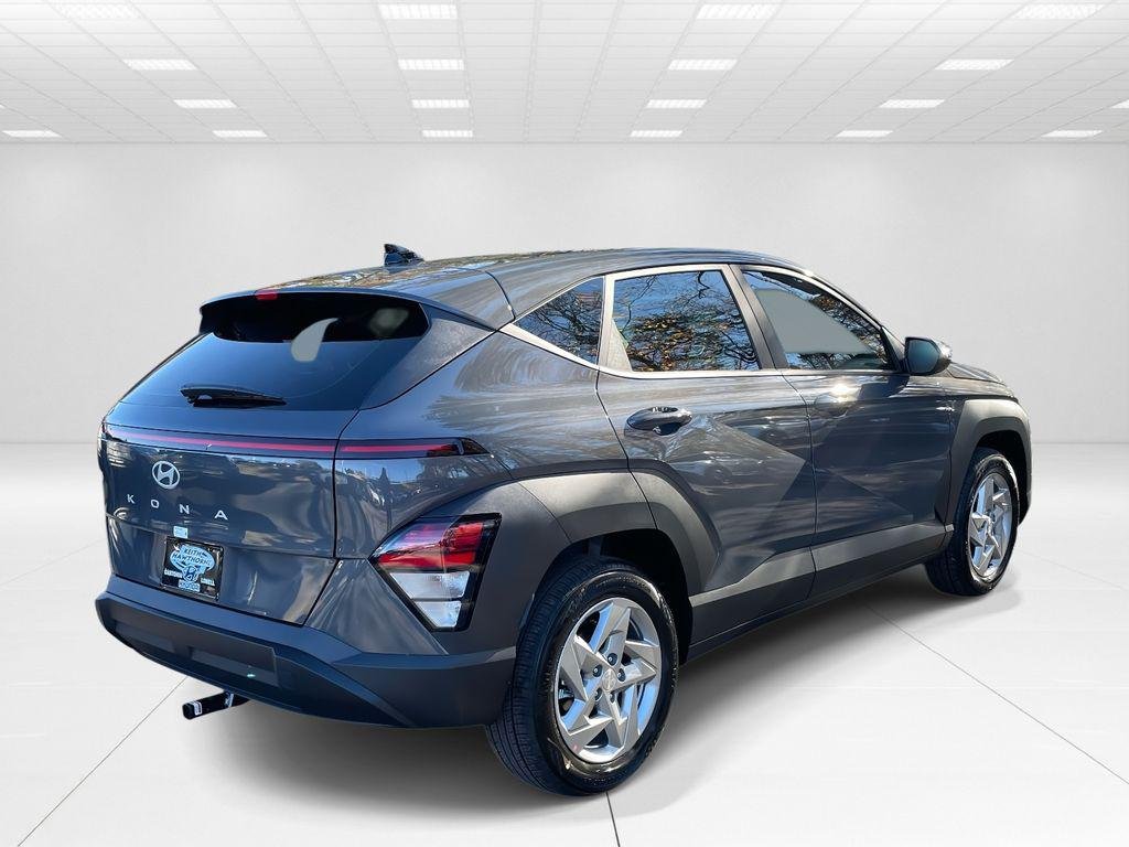 New 2026 Gray Hyundai SE FWD image 5
