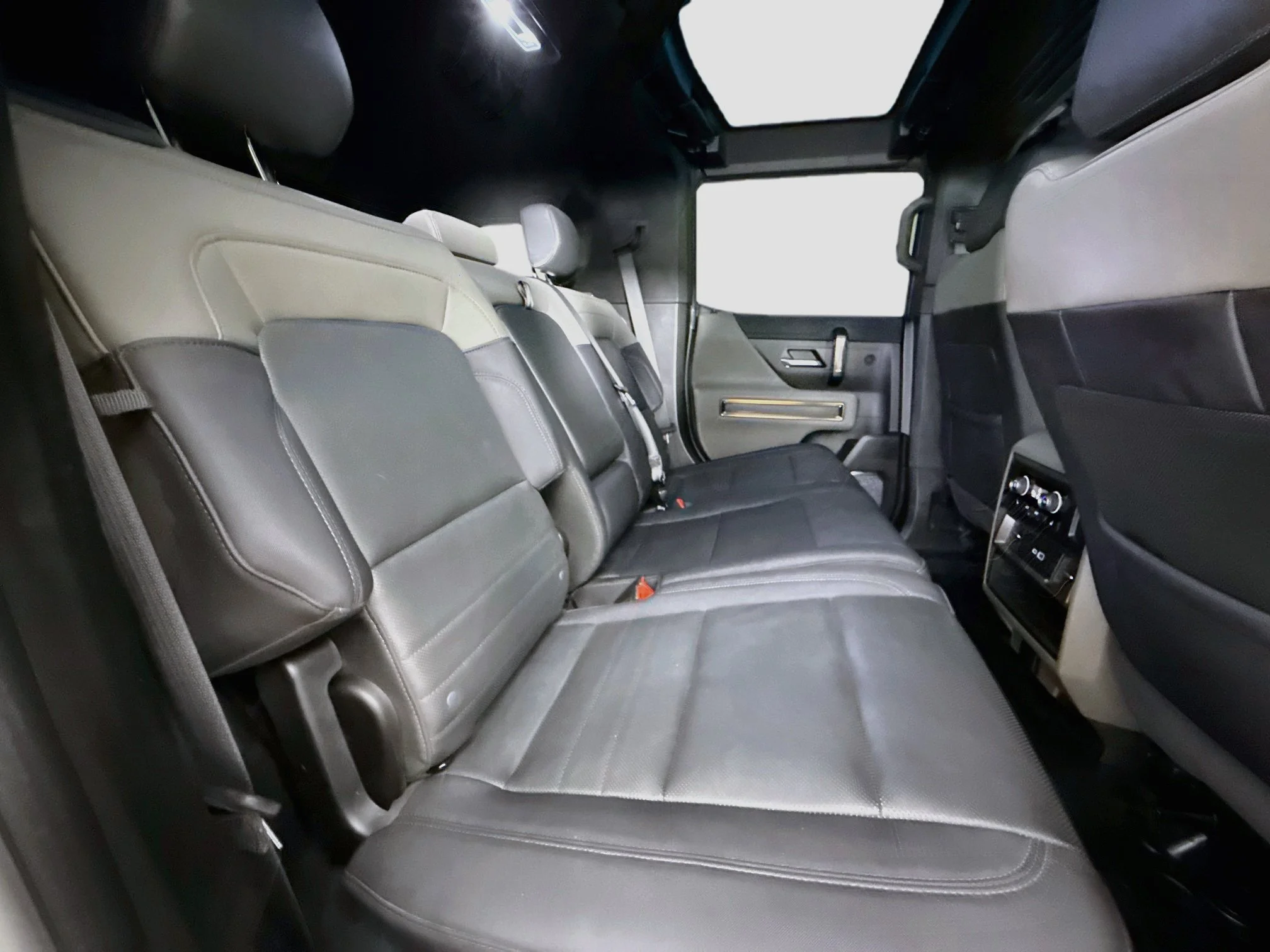 Used 2024 Interstellar White GMC 2X image 30