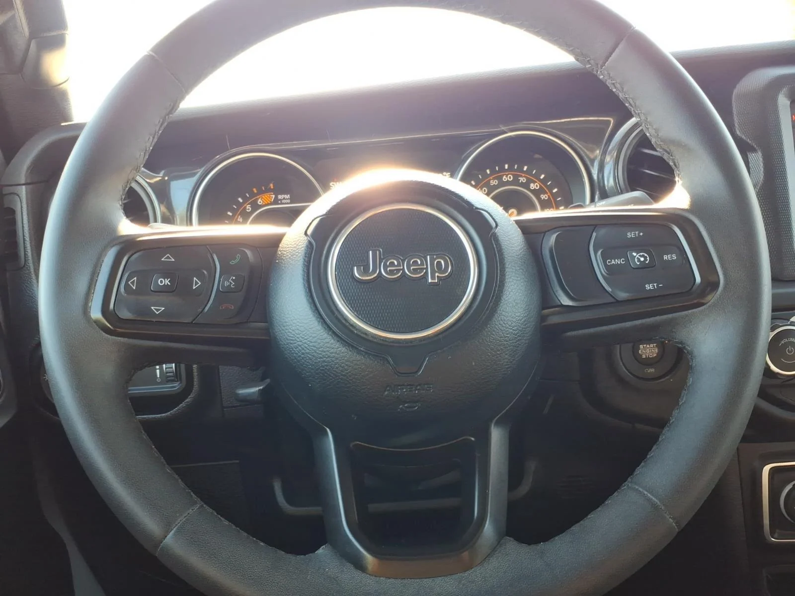 Used 2023 Silver Zynith Clearcoat Jeep Sport Altitude image 25