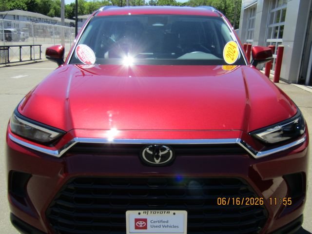 Used 2024 Pearl Toyota XLE image 2