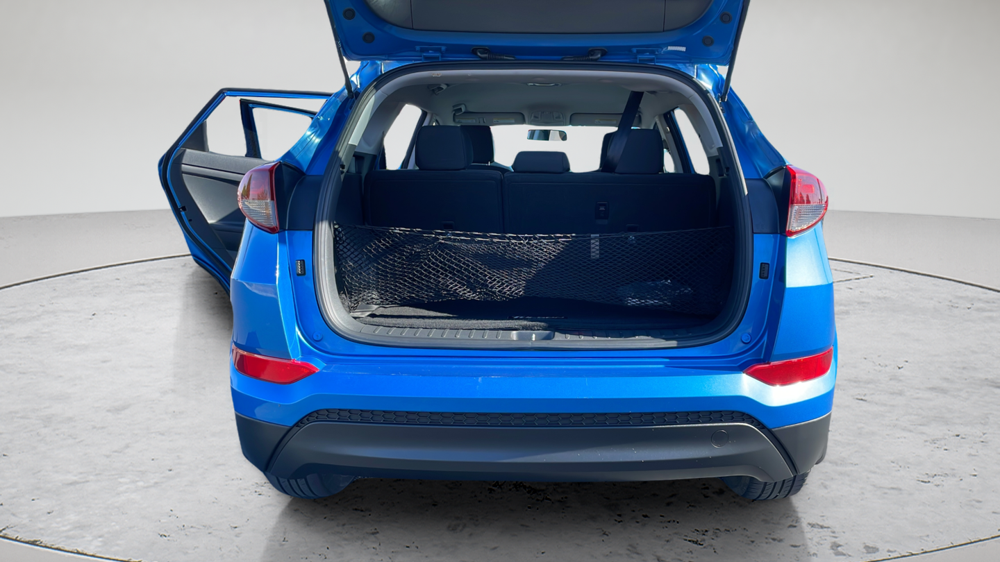 Used 2017 Blue Hyundai SE image 10