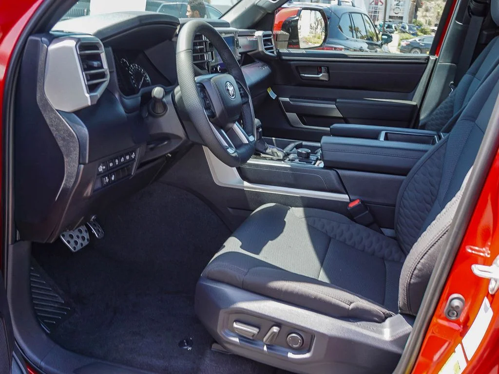2026 Toyota Tundra SR5 - Photo 17