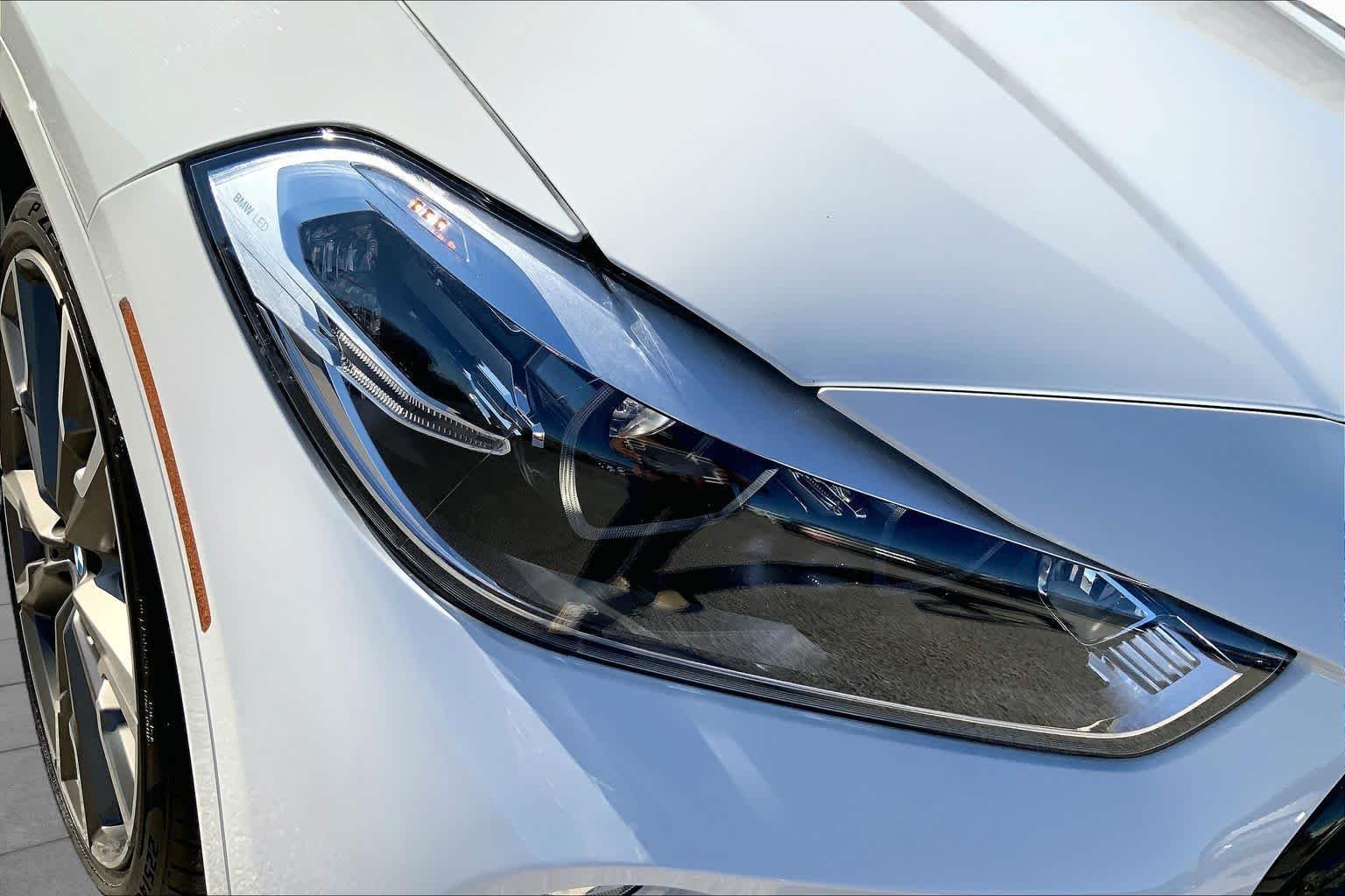 Used 2020 Alpine White BMW M35i image 27