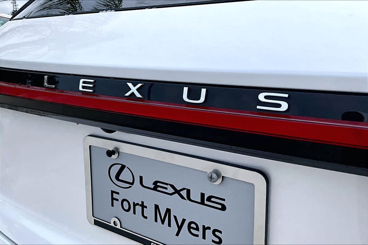 Used 2024 Eminent White Pearl Lexus Premium Plus image 31