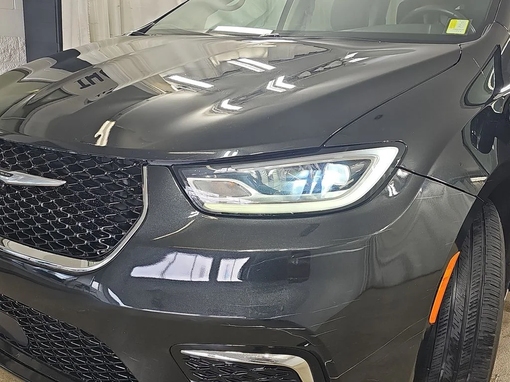 2023 Chrysler Pacifica Hybrid Touring L - Photo 37