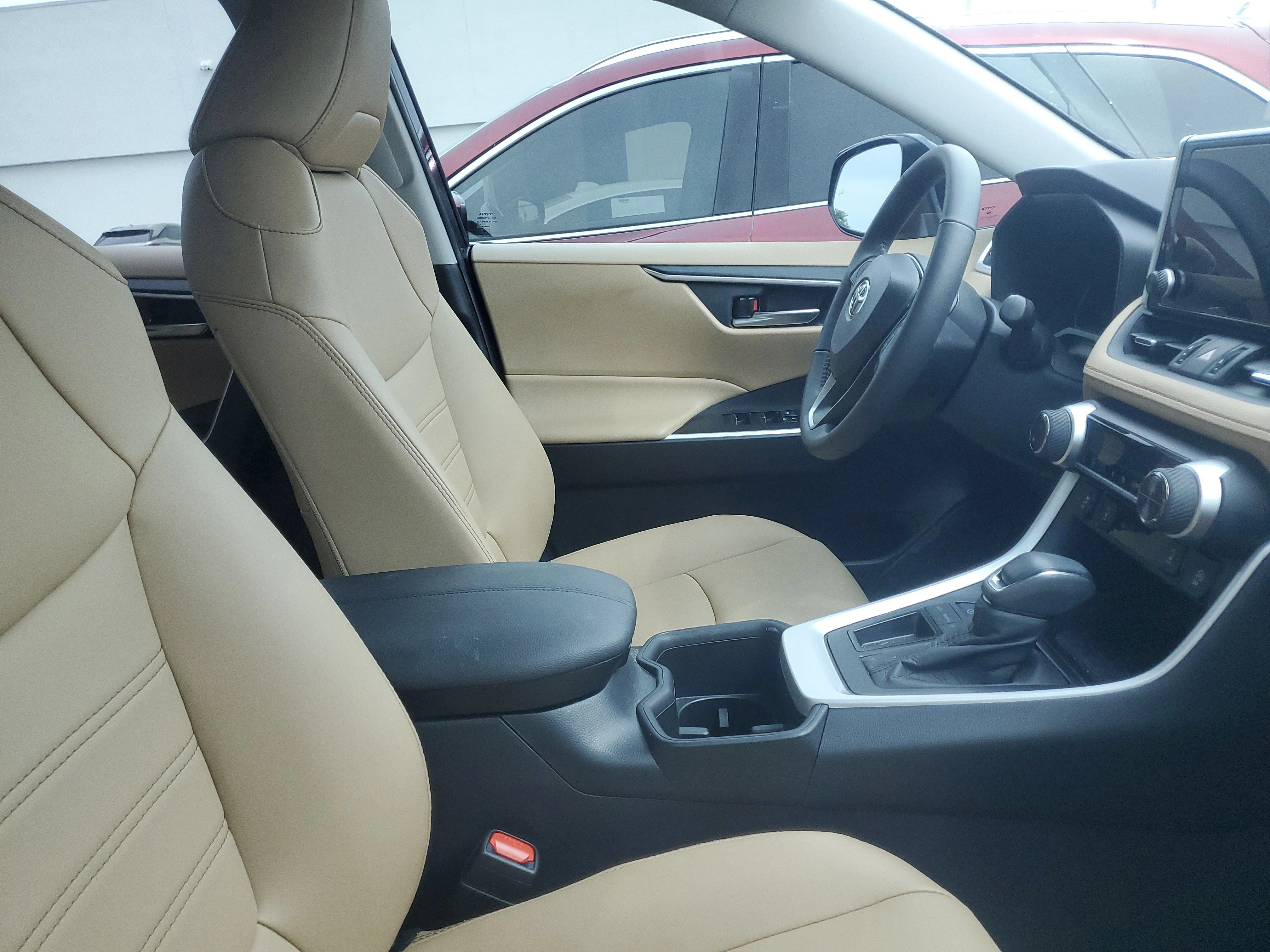 Used 2025 Midnight Black Metallic Toyota XLE Premium image 10