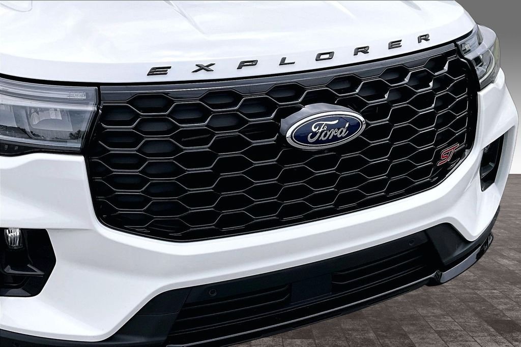 Used 2025 White Metallic Ford ST image 30