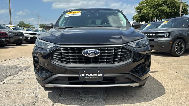 Used 2023 Black Ford Active image 4
