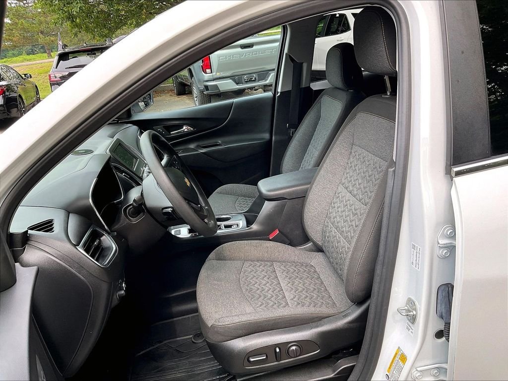 Used 2023 White Chevrolet LT image 10