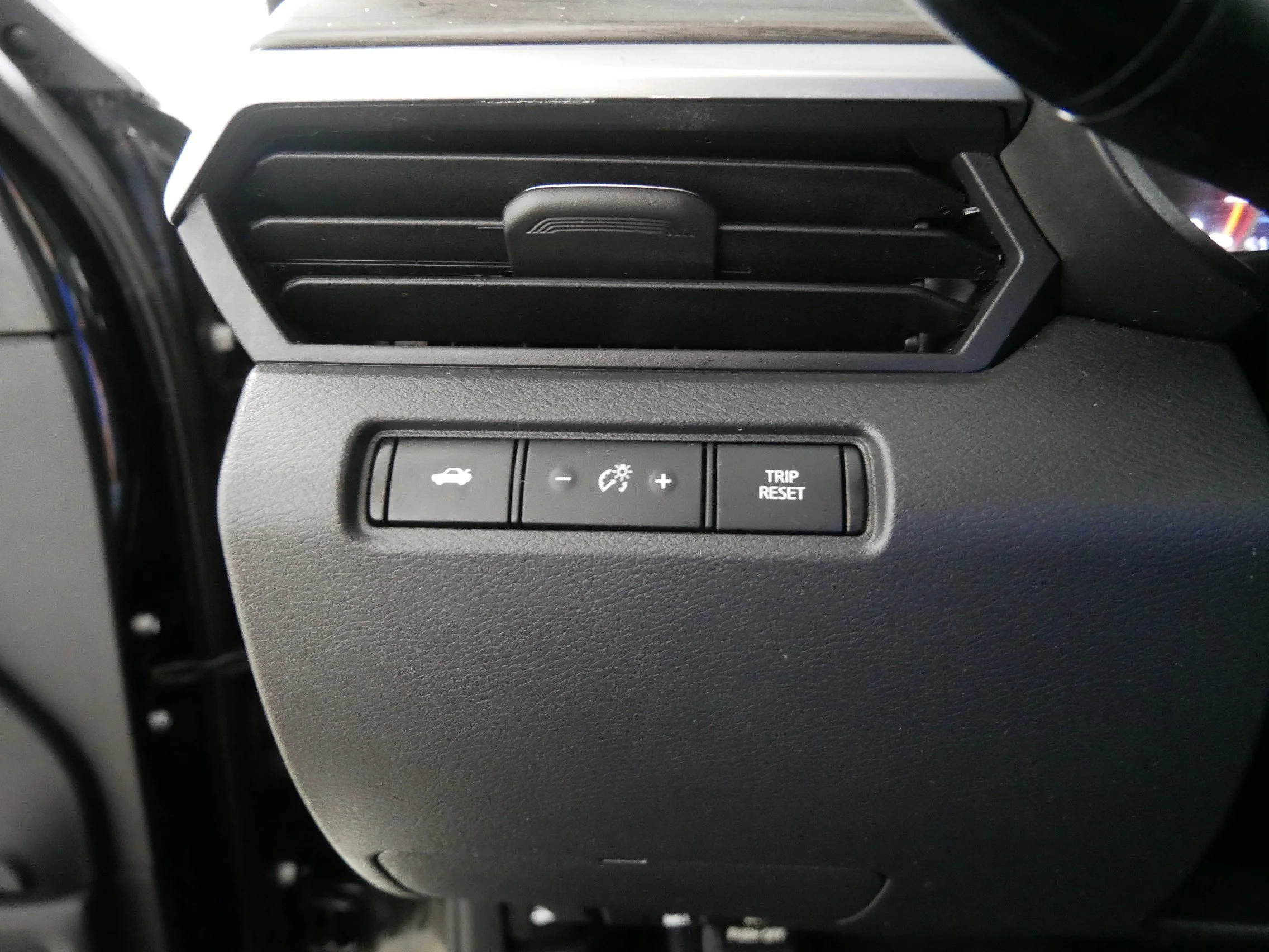 Used 2025 Super Black Nissan SV image 26