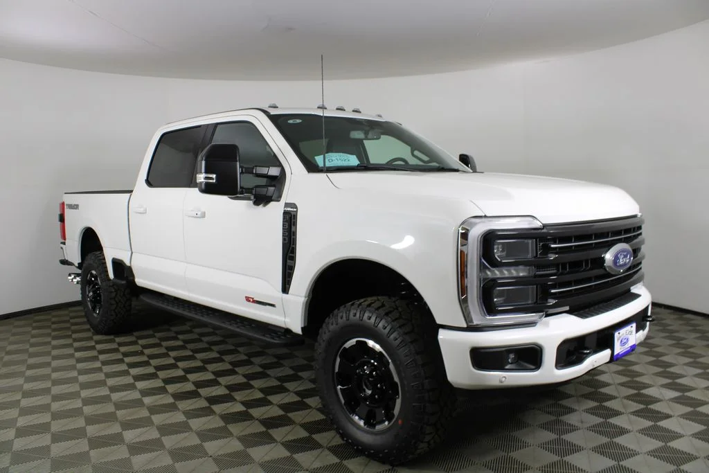 2026 Ford F-350 Platinum 4x4 Crew Cab 6-3/4' Box SRW's photo