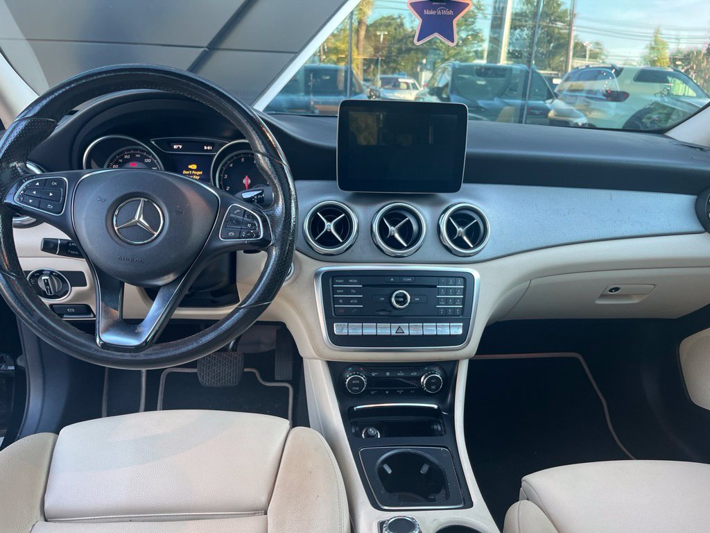 Used 2018 Black Mercedes-Benz GLA 250 image 10