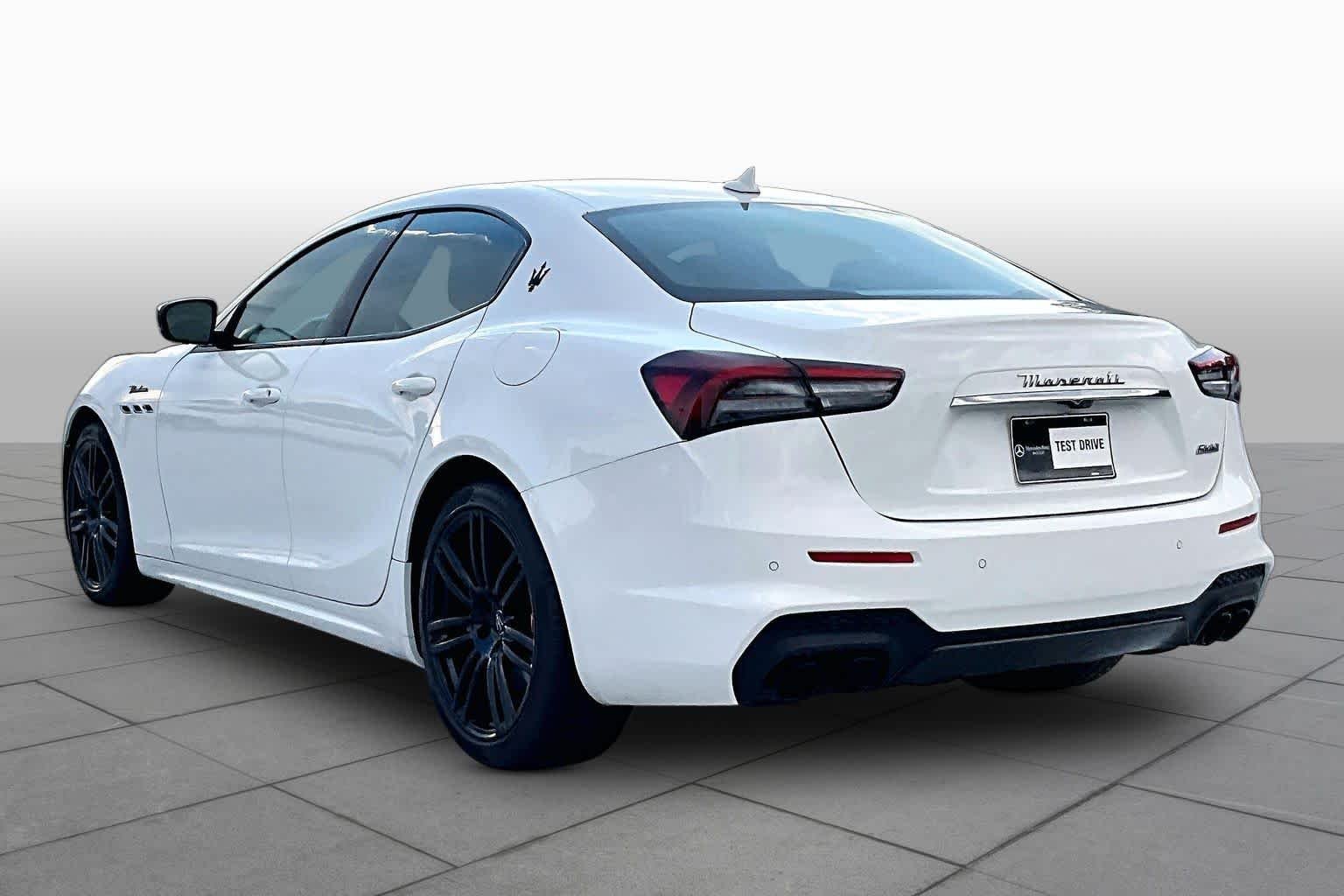 Used 2022 Bianco Maserati Modena image 11