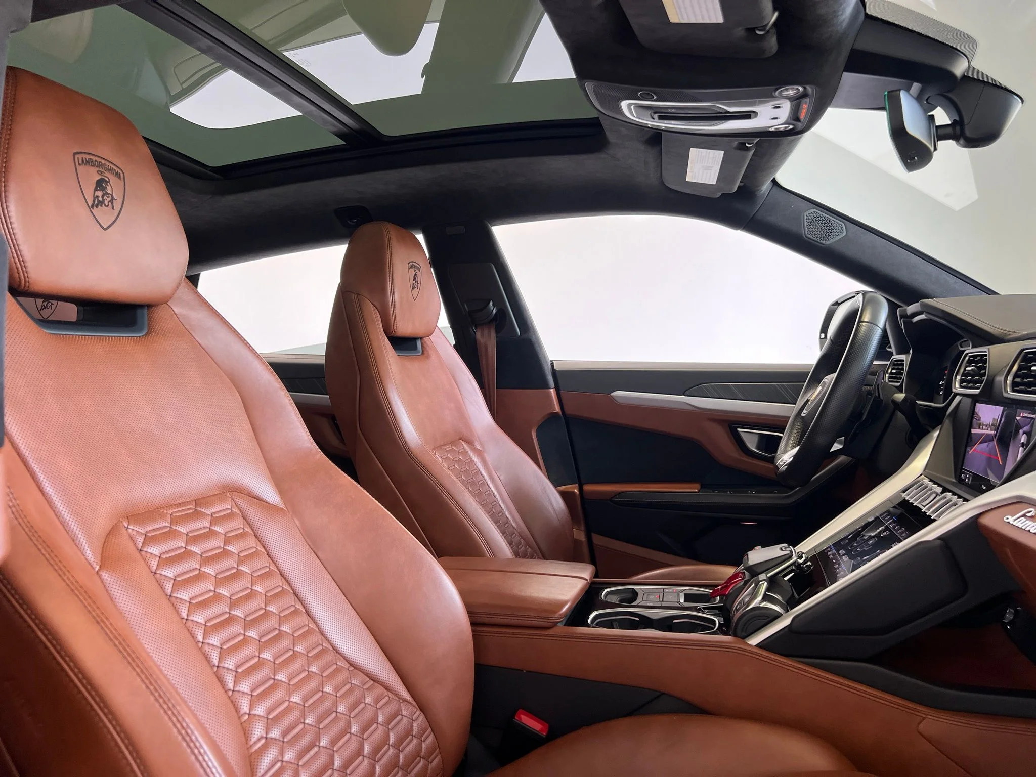 Used 2019 Blue Lamborghini Base image 22
