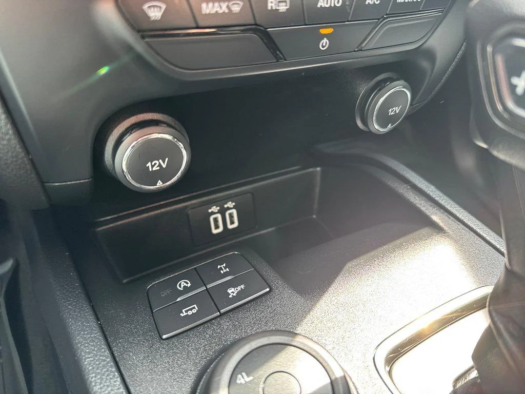 Used 2021 Velocity Blue Metallic Ford XL 4WD SuperCab 6 Box image 19