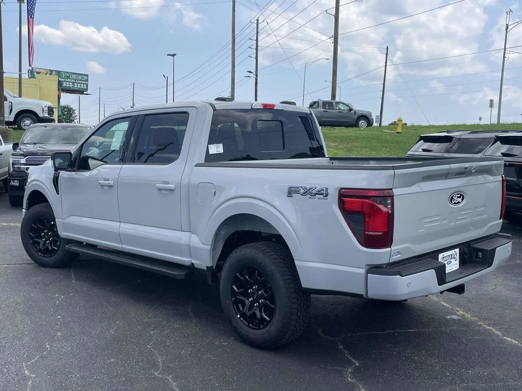New 2026 White Ford XLT image 5