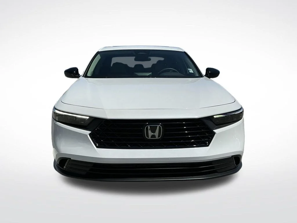 Used 2025 White Honda SE image 14