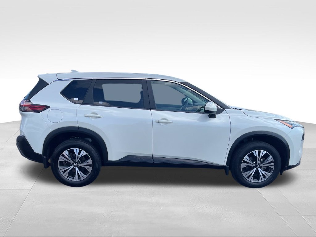 Used 2023 White Nissan SV image 6