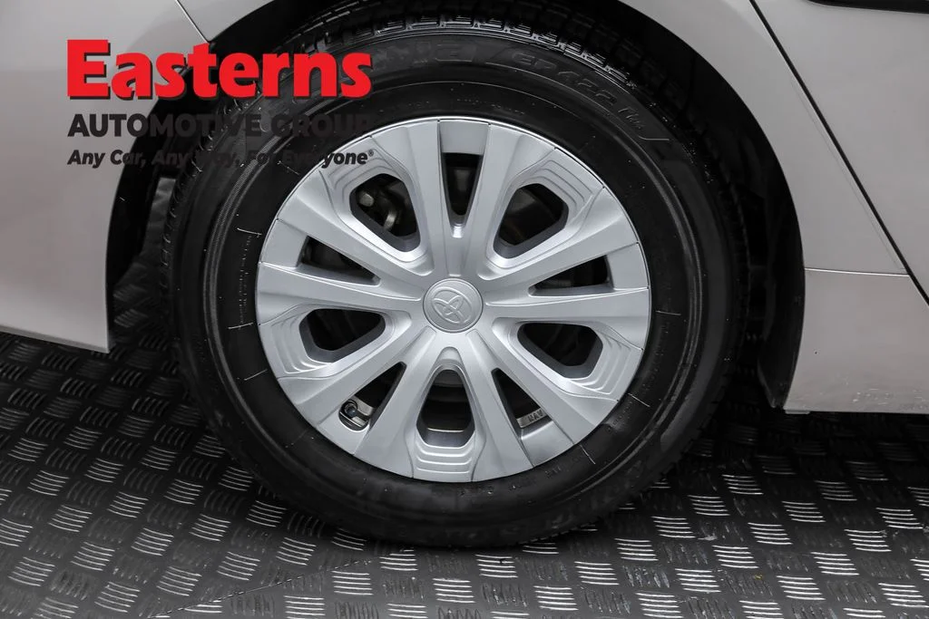 Used 2020 Gray Toyota XLE image 28