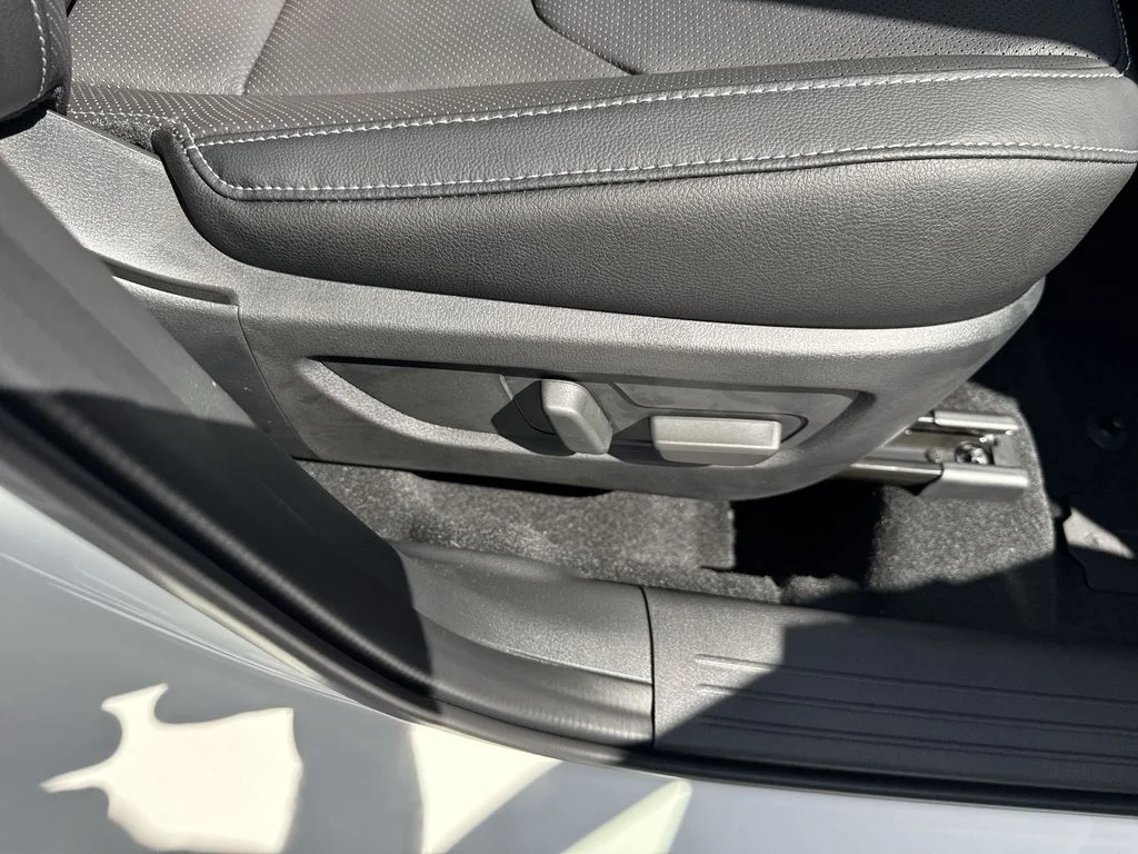 New 2026 White Metallic Mazda 2.5 S Premium Plus AWD image 45