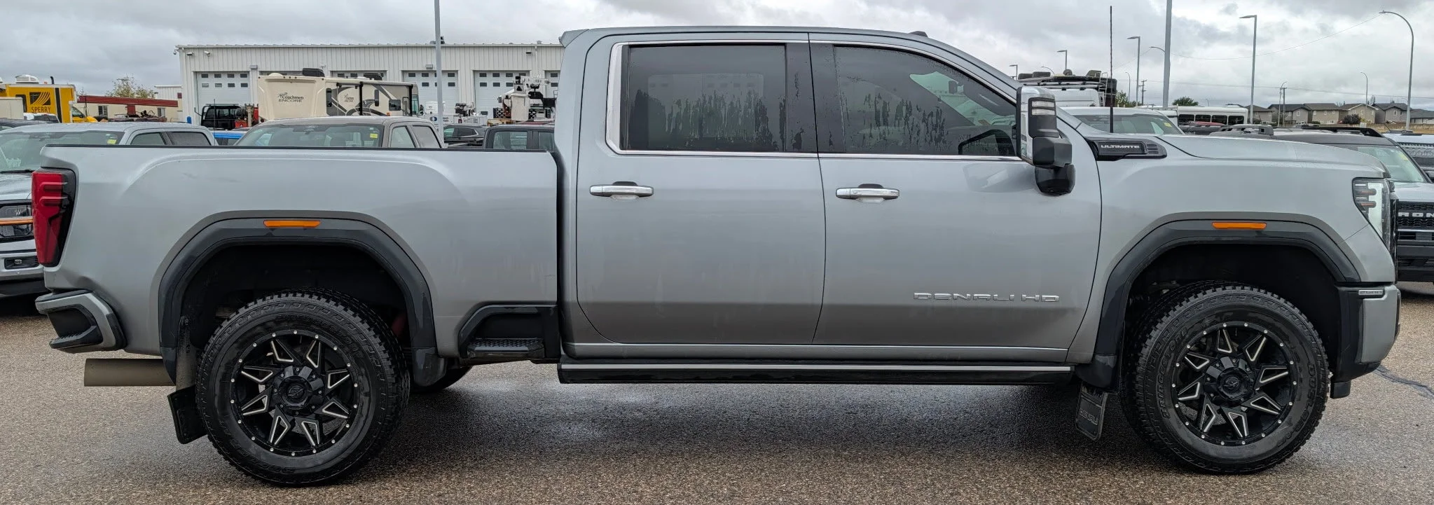 Used 2025 Sterling Grey Metallic GMC Crew Cab DENALI ULTIMATE image 3