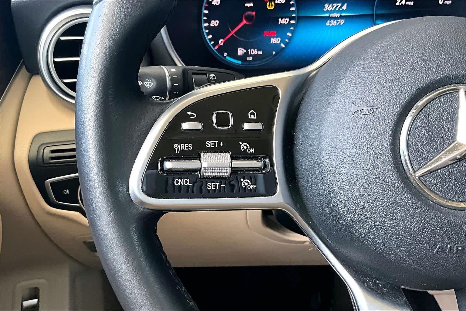 Used 2020 Polar White Mercedes-Benz GLC 300 image 21