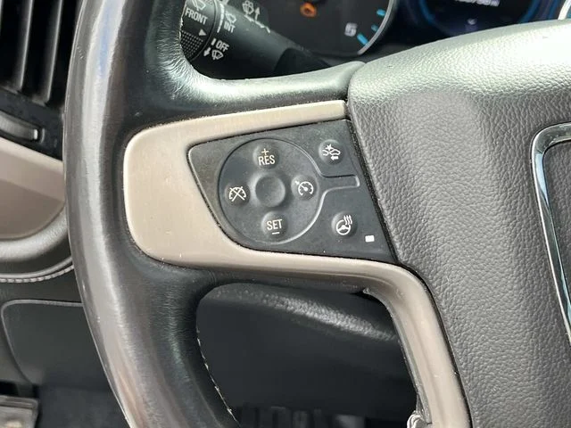 Used 2018 Silver GMC Denali image 31