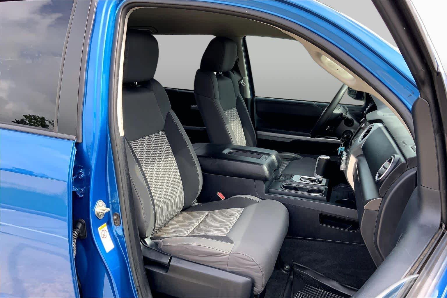 Used 2018 Blazing Blue Pearl Toyota SR5 image 8
