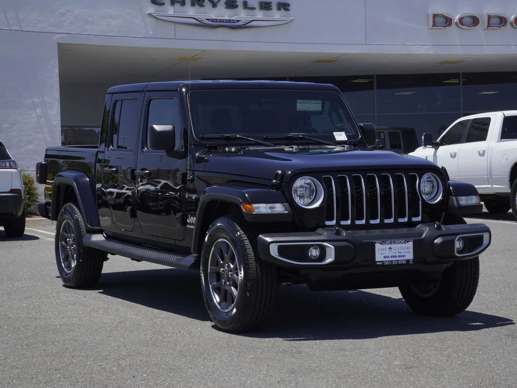 Certified Used 2021 Black Jeep Overland image 1