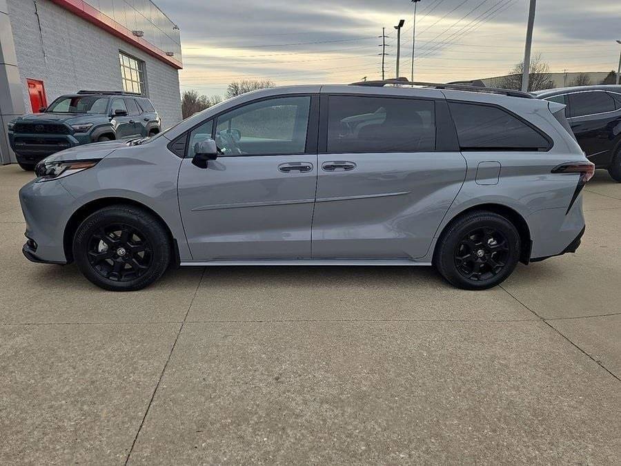 2025 TOYOTA SIENNA - Image 4