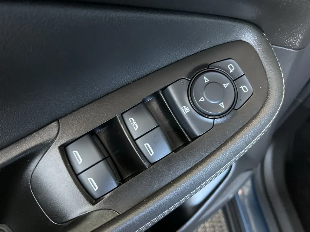 Used 2024 Blue Buick Preferred image 4