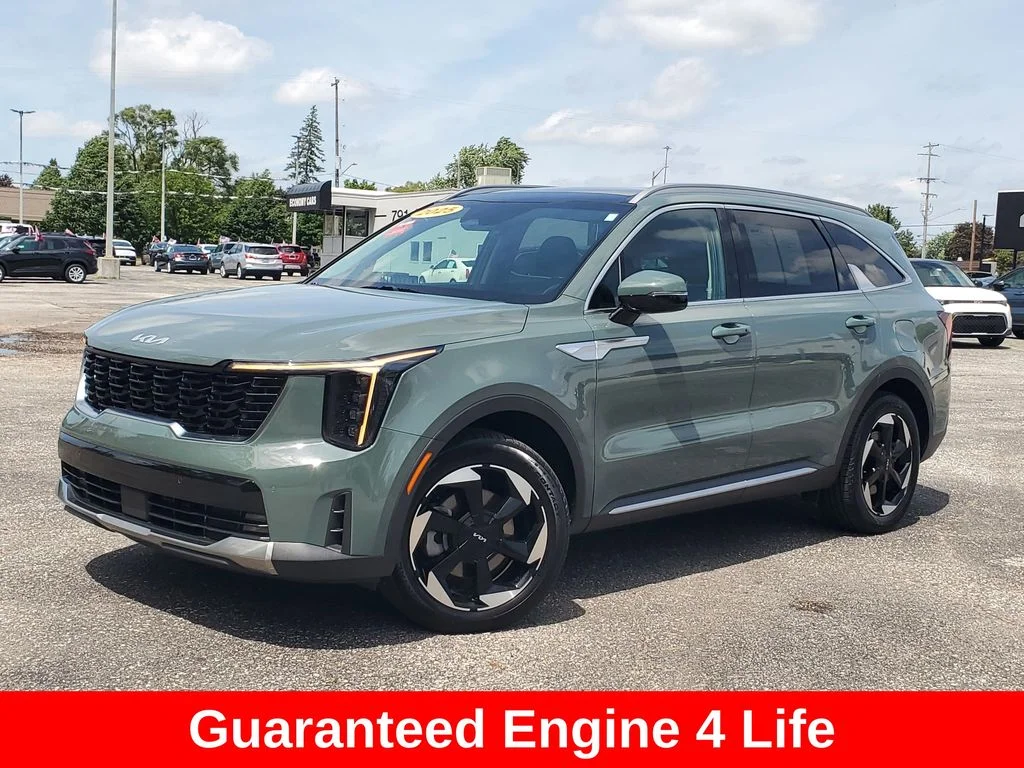 Used 2025 Green Kia EX image 1