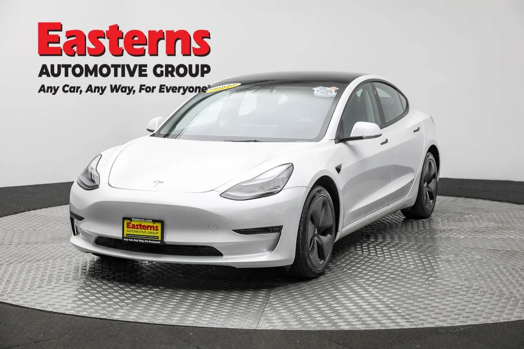 Used 2022 White Tesla Long Range image 1