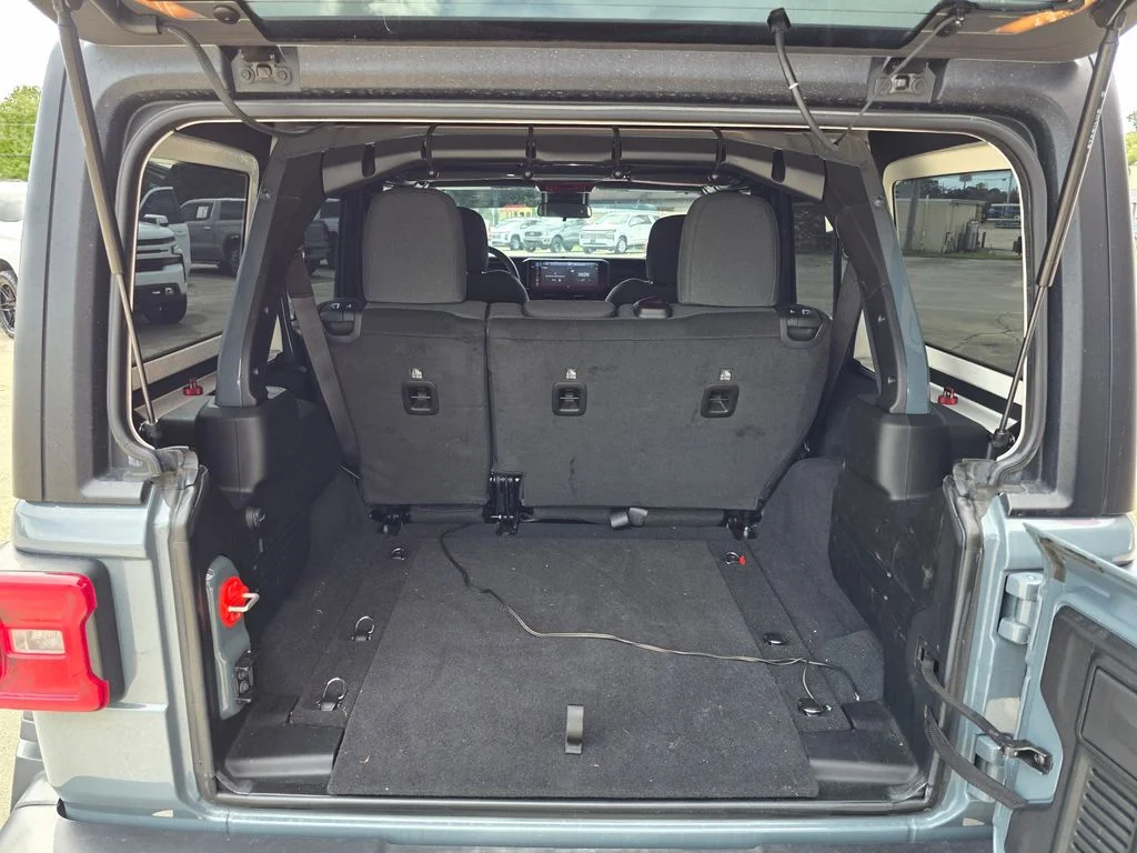 Used 2024 Gray Jeep Rubicon image 7