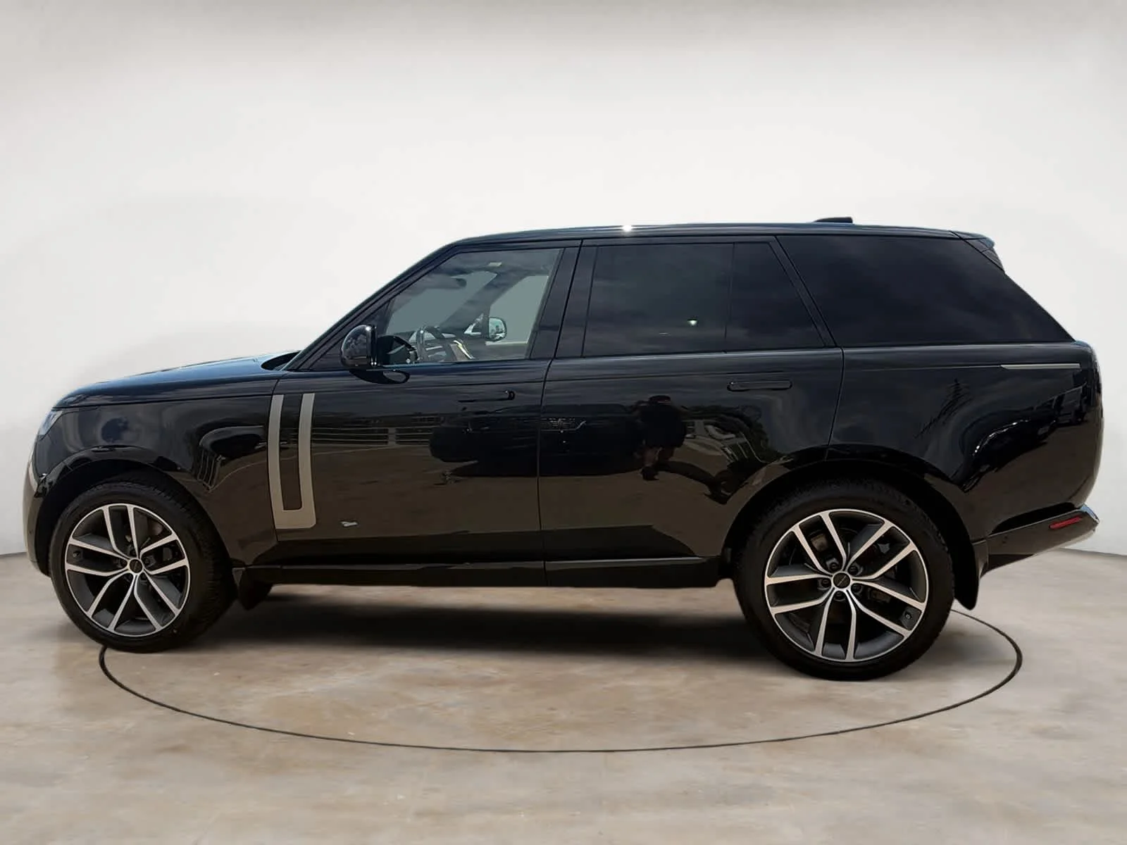 New 2026 Santorini Black Land Rover SE image 2