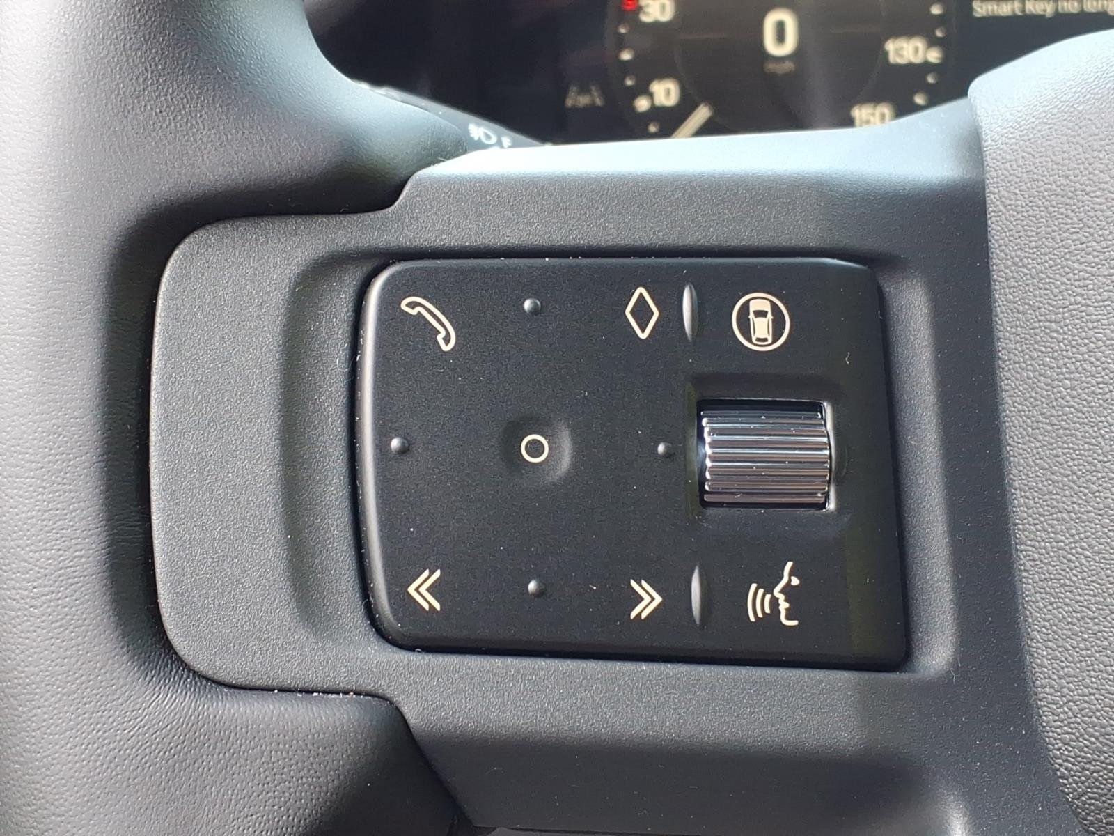 New 2026 Woolstone Green LAND ROVER X-Dynamic SE image 16