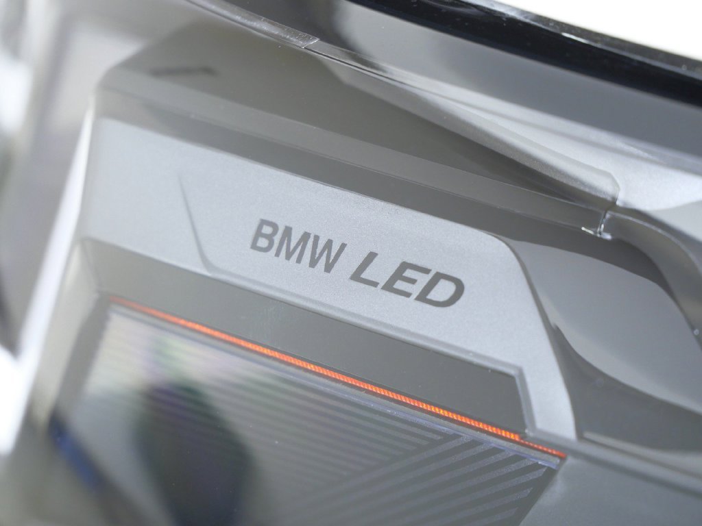 New 2026 Dune Grey Metallic BMW 30 xDrive image 4